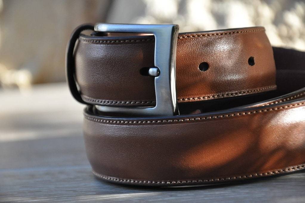 Optez pour la qualité et le style avec des ceintures en cuir artisanales